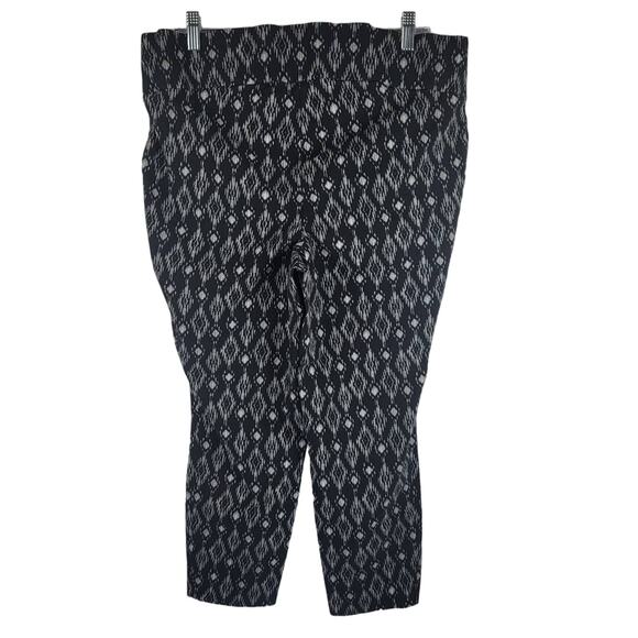 Torrid Black White Aztec Design Ankle Skinny Ponte Dress Pant 2 - 2X - Picture 2 of 3